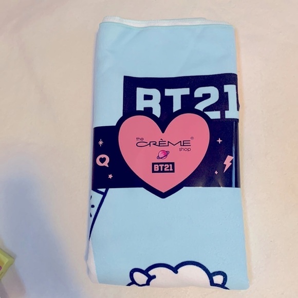 🌸Nwt BTS Beach Towel - Picture 1 of 3